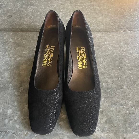 Vintage Salvatore Ferragamo Florence Suede Geometric Block Heel 10 Black Leather - Picture 2 of 9